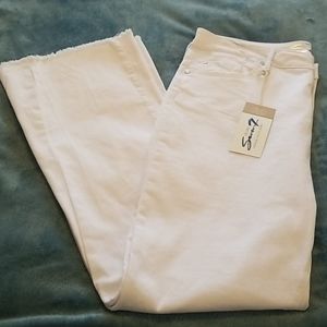 ❣❣FINAL PRICE❣❣High Rise Flare Jeans  Size 16